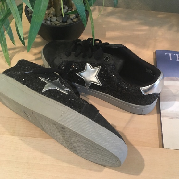 Time and Tru Other - [Women] Time & Tru Rockstar Glitter Sneakers